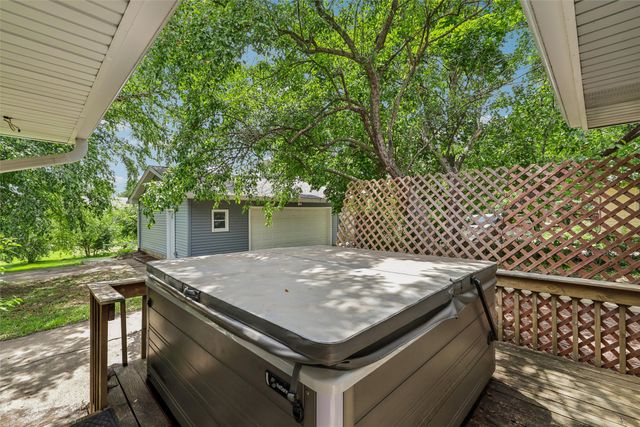 2310 Stanton Avenue, Des Moines, IA 50321