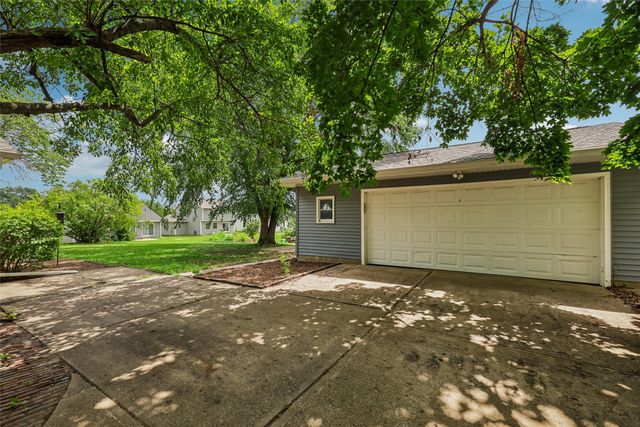 2310 Stanton Avenue, Des Moines, IA 50321