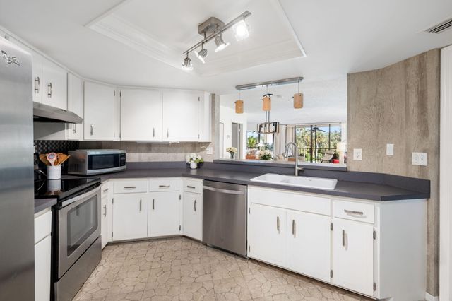 1825 Mooringline Drive 2-F, Vero Beach, FL 32963