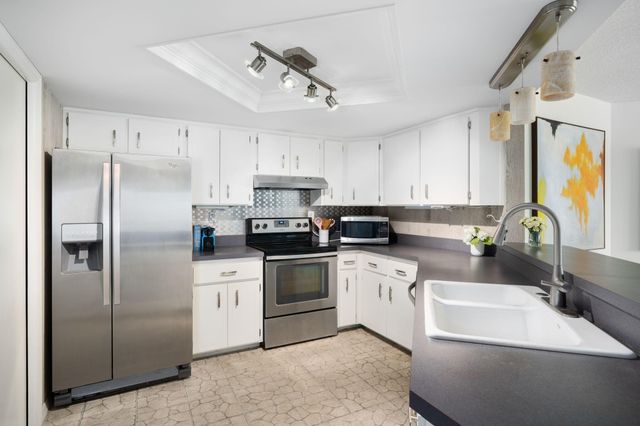 1825 Mooringline Drive 2-F, Vero Beach, FL 32963