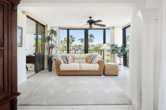 1825 Mooringline Drive 2-F, Vero Beach, FL 32963