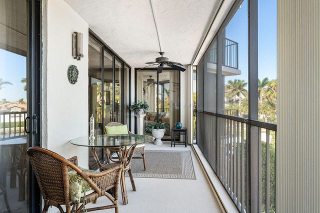 1825 Mooringline Drive 2-F, Vero Beach, FL 32963