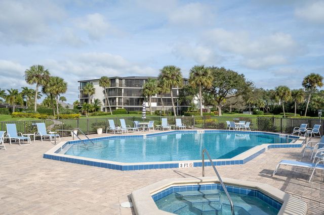 1825 Mooringline Drive 2-F, Vero Beach, FL 32963