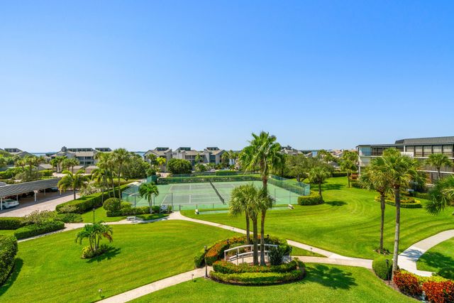 1825 Mooringline Drive 2-F, Vero Beach, FL 32963