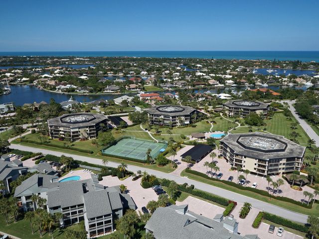 1825 Mooringline Drive 2-F, Vero Beach, FL 32963