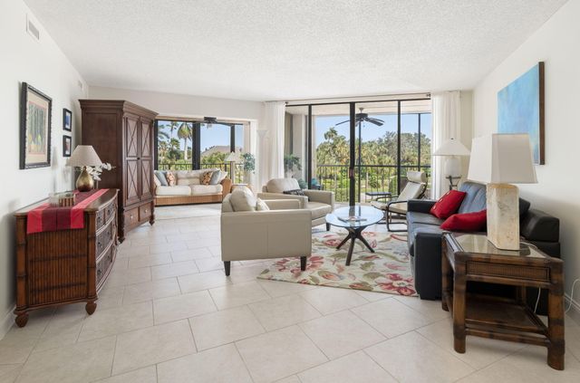 1825 Mooringline Drive 2-F, Vero Beach, FL 32963
