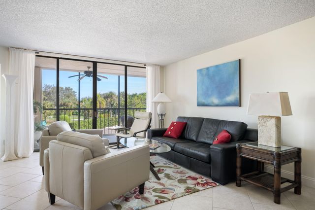 1825 Mooringline Drive 2-F, Vero Beach, FL 32963