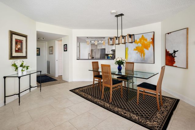1825 Mooringline Drive 2-F, Vero Beach, FL 32963