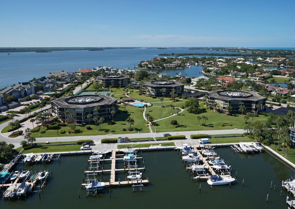 1825 Mooringline Drive 2-F, Vero Beach, FL 32963