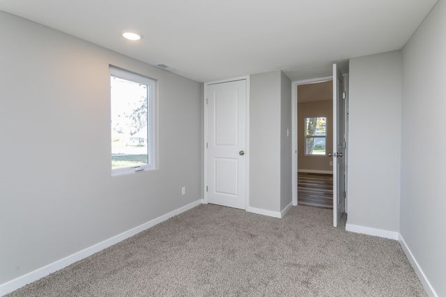 617 N HICKMAN ST, Centralia, MO 65240