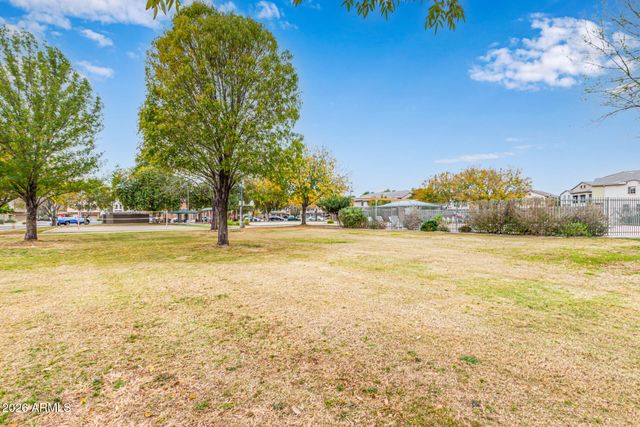 462 N 168TH Lane, Goodyear, AZ 85338