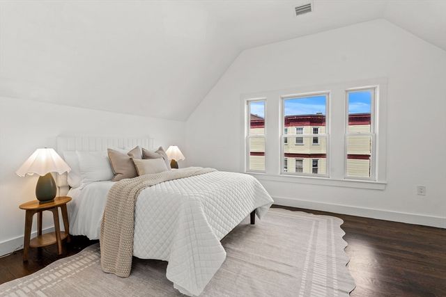 9 Upham Ave 3, Boston, MA 02125