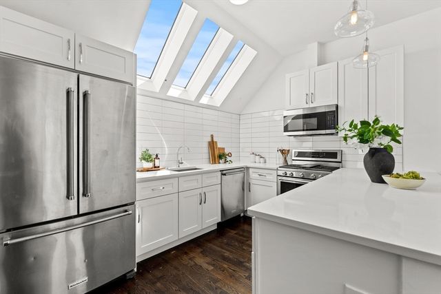 9 Upham Ave 3, Boston, MA 02125