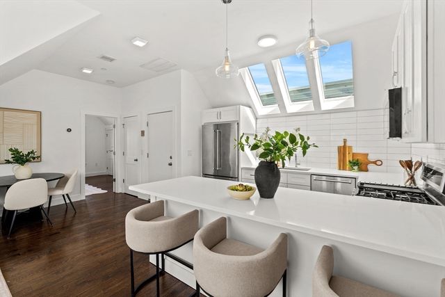 9 Upham Ave 3, Boston, MA 02125