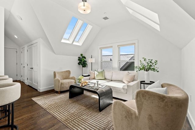 9 Upham Ave 3, Boston, MA 02125