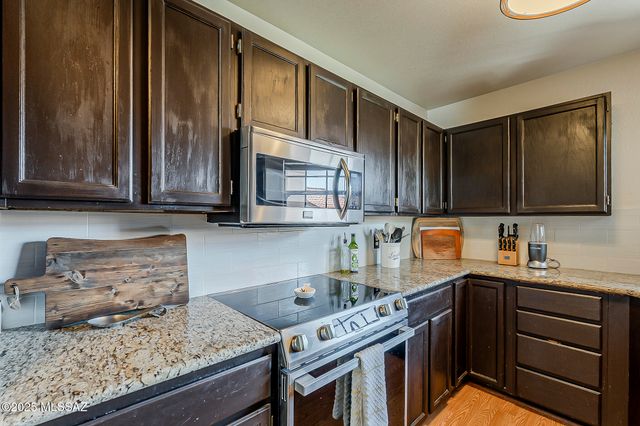 6490 N Tierra de las Catalinas Apt 94, Tucson, AZ 85718