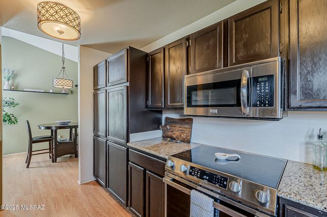 6490 N Tierra de las Catalinas Apt 94, Tucson, AZ 85718