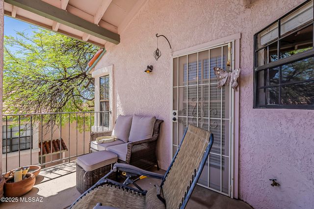 6490 N Tierra de las Catalinas Apt 94, Tucson, AZ 85718