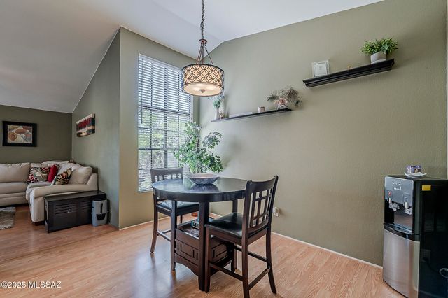 6490 N Tierra de las Catalinas Apt 94, Tucson, AZ 85718