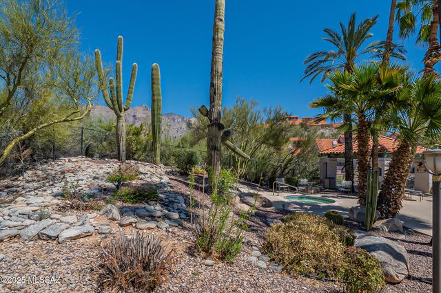 6490 N Tierra de las Catalinas Apt 94, Tucson, AZ 85718