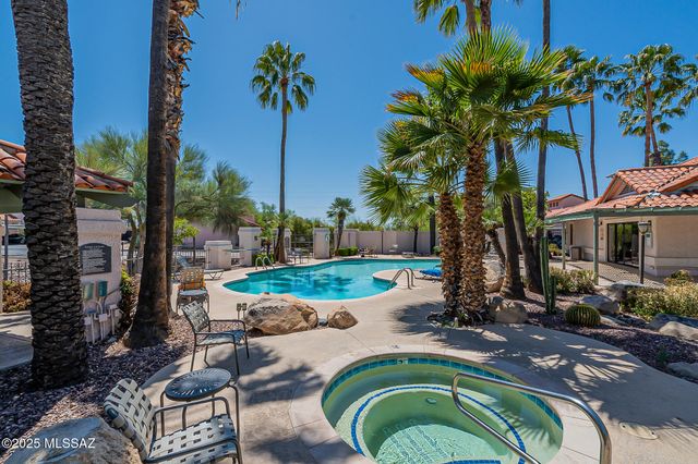 6490 N Tierra de las Catalinas Apt 94, Tucson, AZ 85718