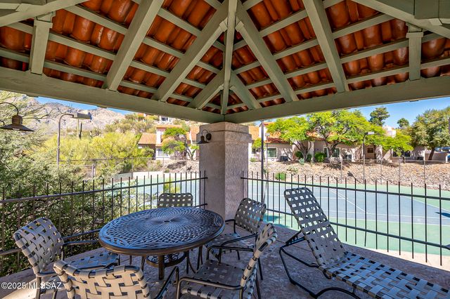 6490 N Tierra de las Catalinas Apt 94, Tucson, AZ 85718