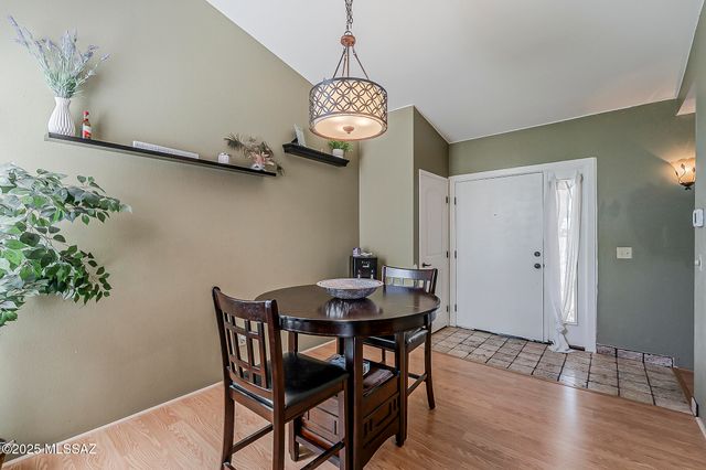 6490 N Tierra de las Catalinas Apt 94, Tucson, AZ 85718