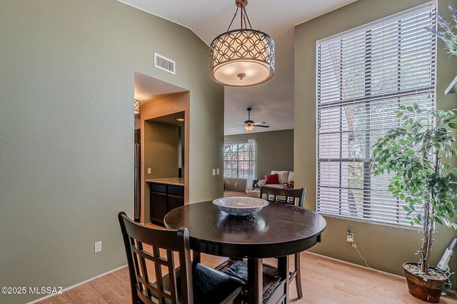 6490 N Tierra de las Catalinas Apt 94, Tucson, AZ 85718