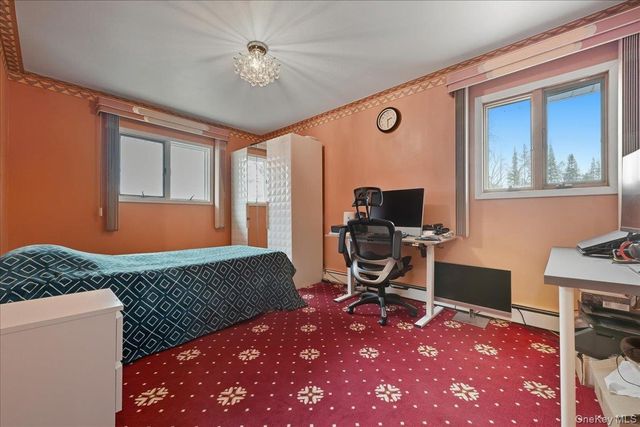 400 Plainview Road, Hicksville, NY 11801