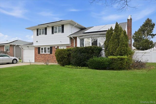 400 Plainview Road, Hicksville, NY 11801