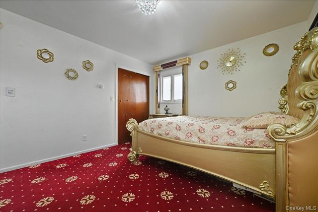 400 Plainview Road, Hicksville, NY 11801