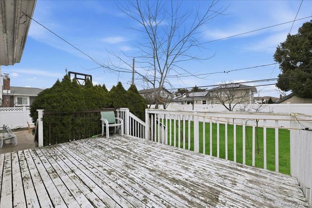 400 Plainview Road, Hicksville, NY 11801