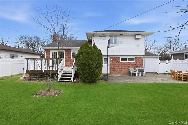 400 Plainview Road, Hicksville, NY 11801