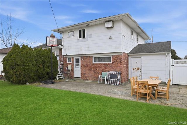 400 Plainview Road, Hicksville, NY 11801