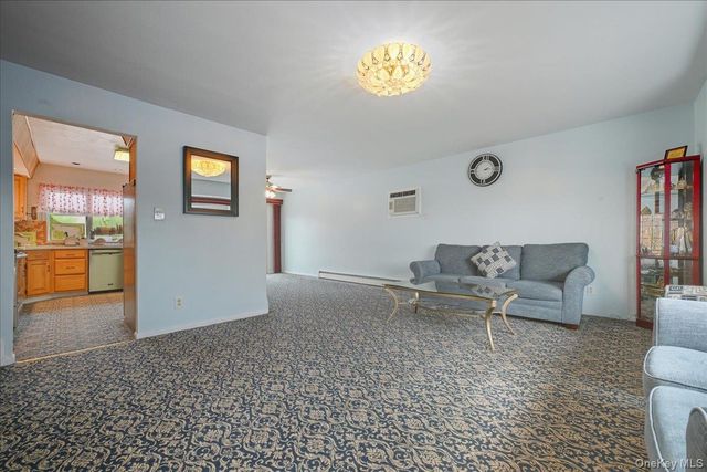 400 Plainview Road, Hicksville, NY 11801