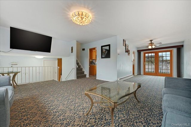 400 Plainview Road, Hicksville, NY 11801