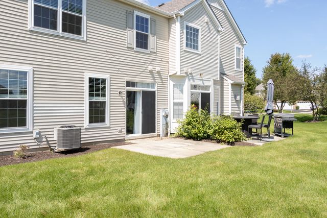 2521 Evergreen Circle, Mchenry, IL 60050