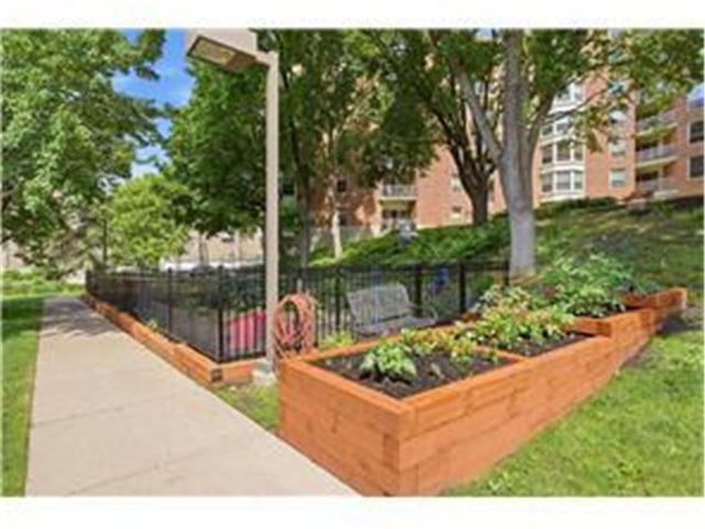 1425 W 28th Street 223, Minneapolis, MN 55408