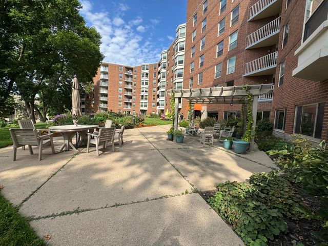 1425 W 28th Street 223, Minneapolis, MN 55408