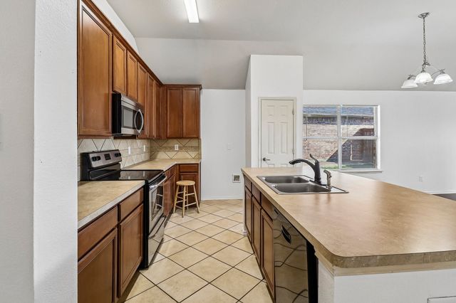 7717 Decoy Drive, Arlington, TX 76002