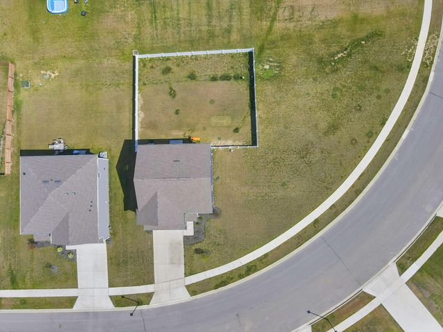 33 Cider Mill Drive, Ashville, OH 43103