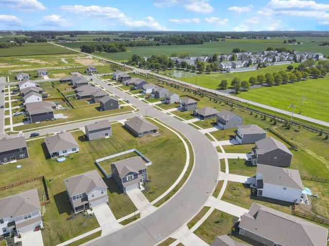 33 Cider Mill Drive, Ashville, OH 43103