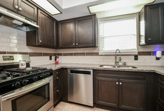 10910 Sagevale Lane, Houston, TX 77089