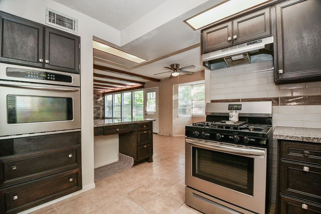 10910 Sagevale Lane, Houston, TX 77089