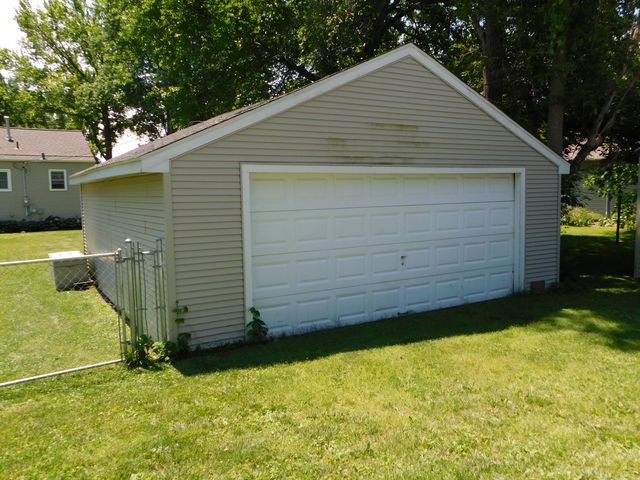 608 W Indiana Avenue, Chesterton, IN 46304