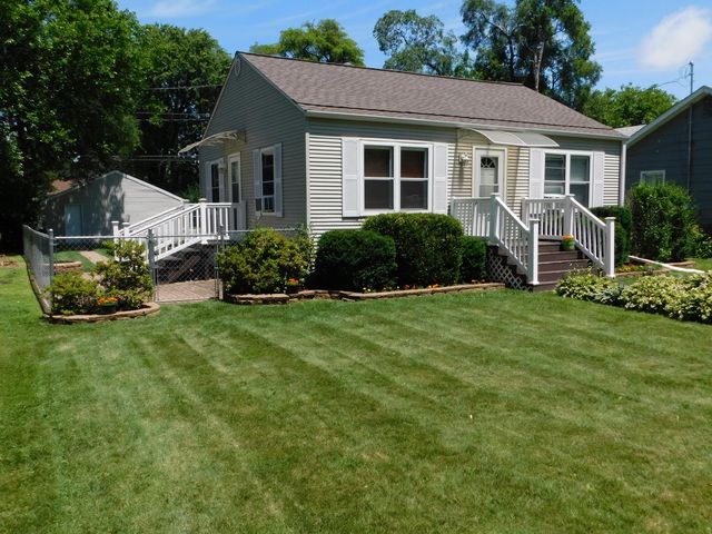 608 W Indiana Avenue, Chesterton, IN 46304