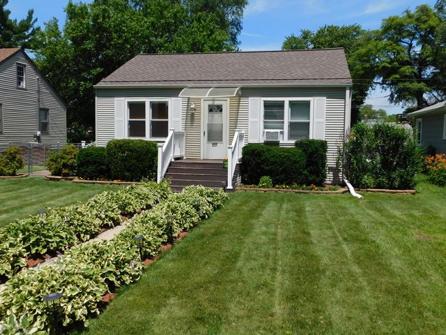 608 W Indiana Avenue, Chesterton, IN 46304