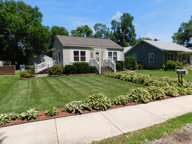 608 W Indiana Avenue, Chesterton, IN 46304
