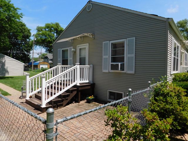 608 W Indiana Avenue, Chesterton, IN 46304