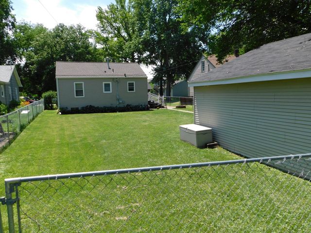608 W Indiana Avenue, Chesterton, IN 46304